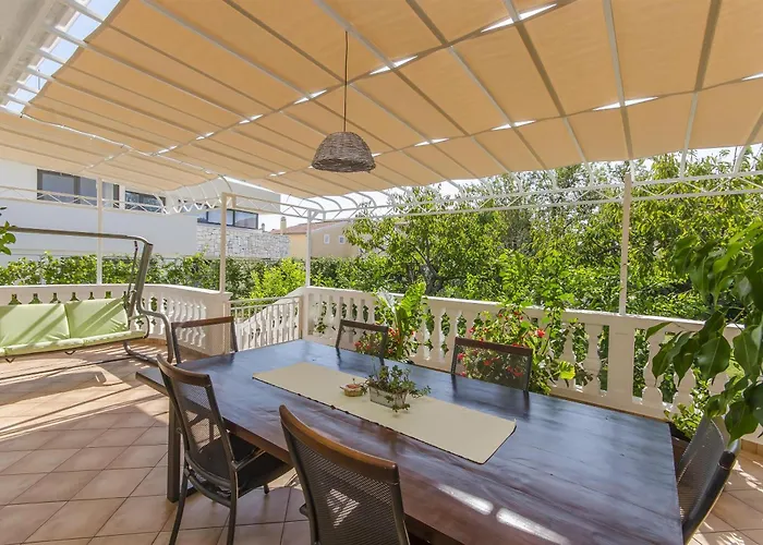 Tonkica Flower Garden Апартаменты *