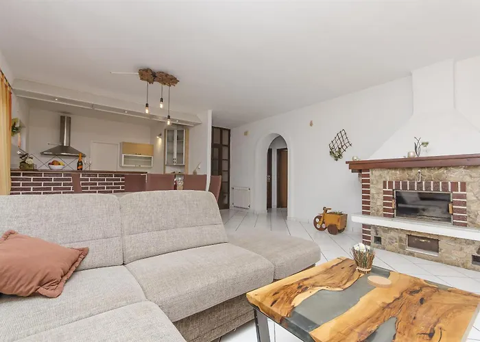 Tonkica Flower Garden *