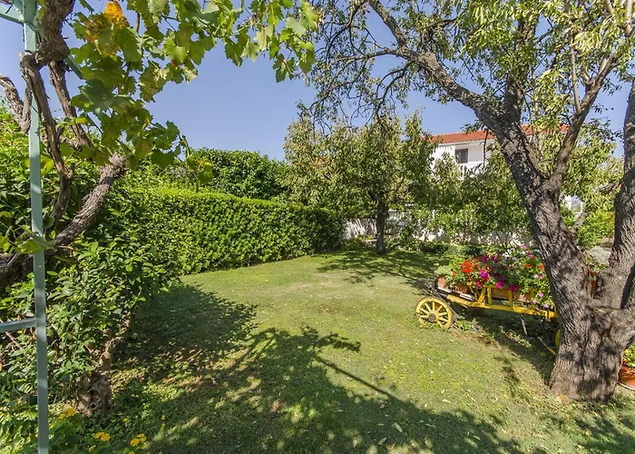 Апартаменты Tonkica Flower Garden *